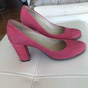 Ecco pump shape 75 block pump Raspberry size 8